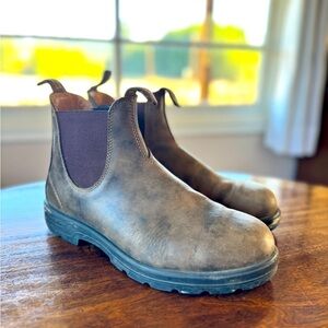 Blundstones